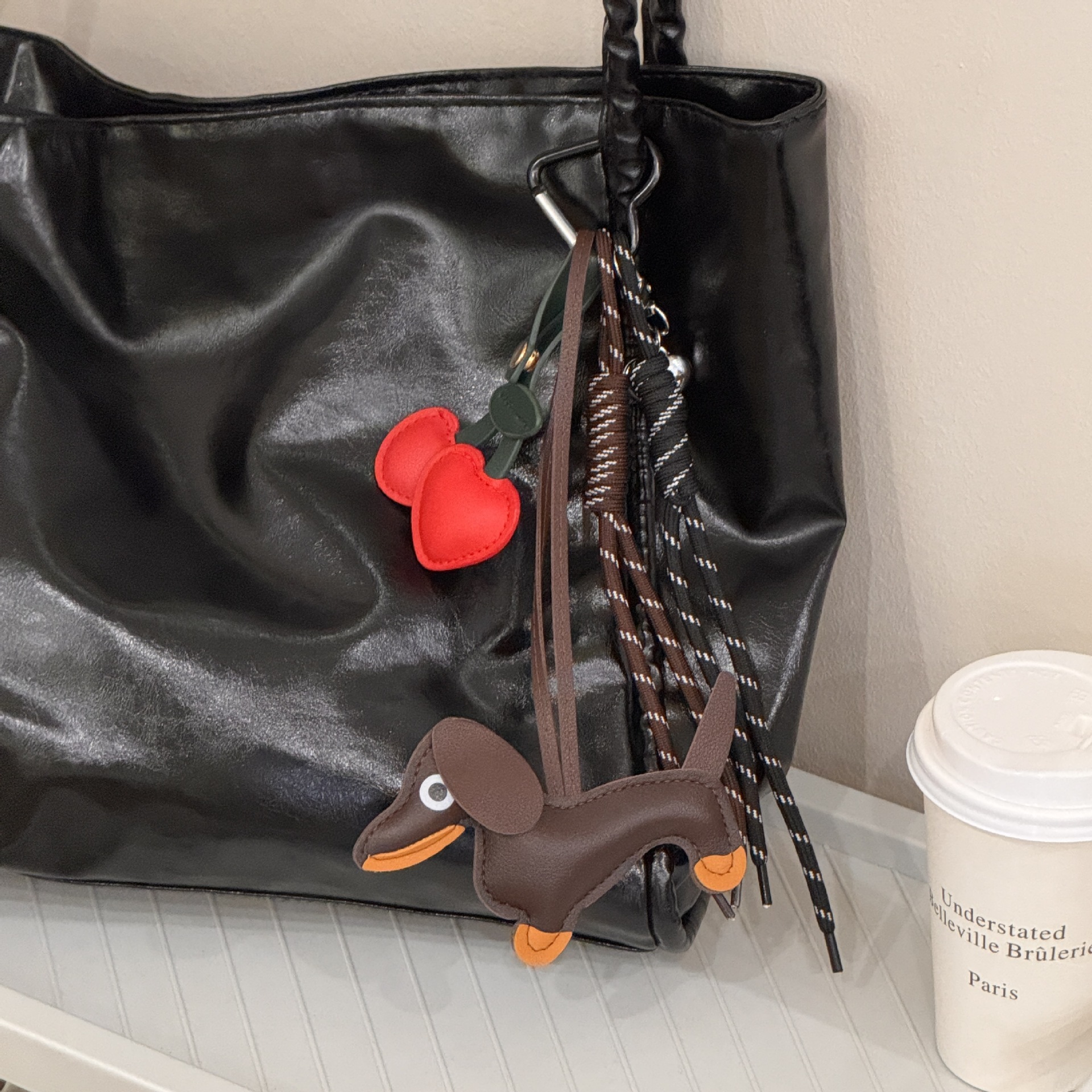 Miku vintage salchicha perro colgante cerza llavero bolso nicho bolso de cuero mochila trenzado colgante regalo