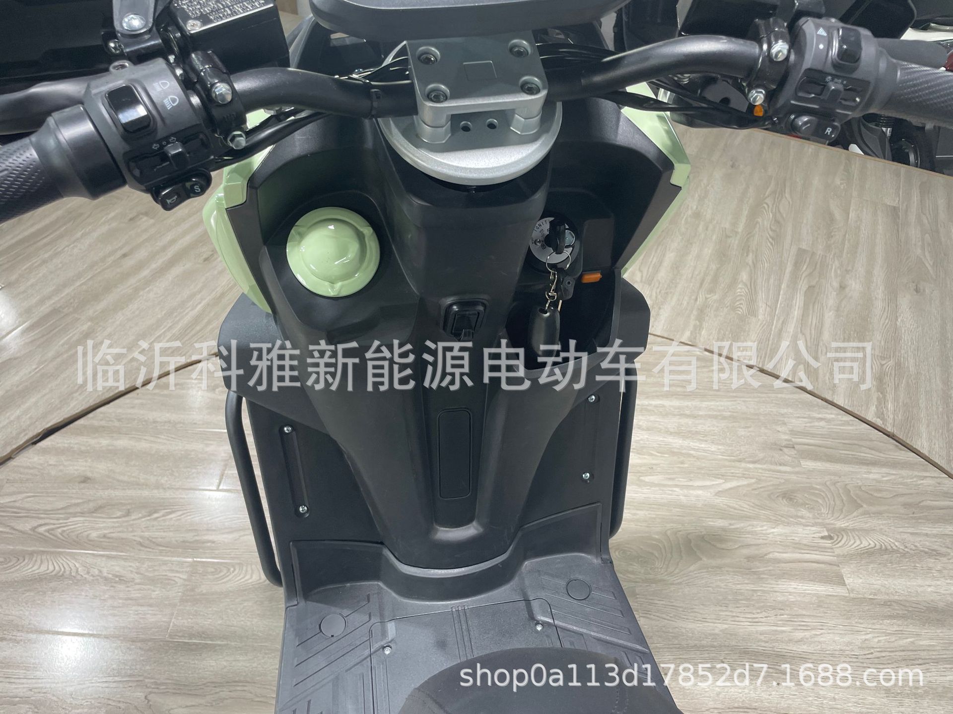 New Model of Tank-Style Electric Vehicle for Adults, High-Speed Electric Motorcycle, Long-Distance King, Hill-Climbing King, Electric Scooter, Electric Motorcycle Factory