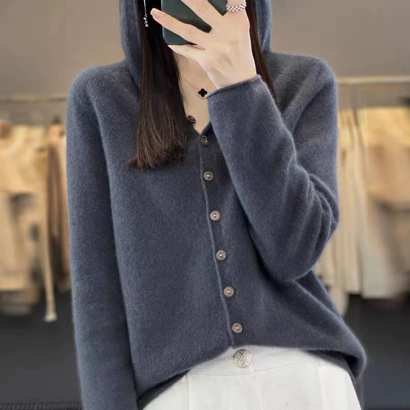 In Woolen sweater, knitted hoody, loose fit