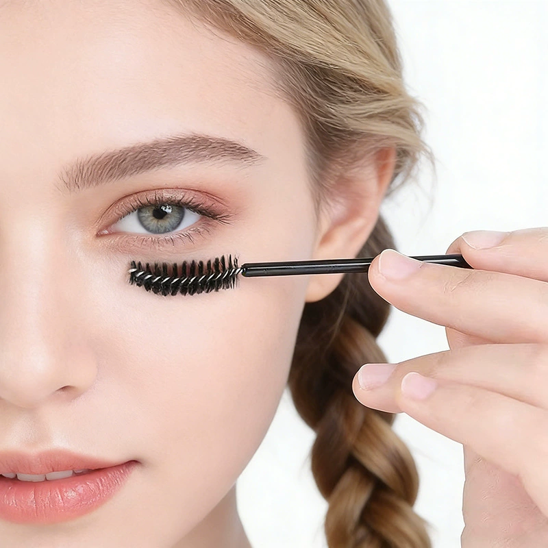disposable handheld brush for eyelashes