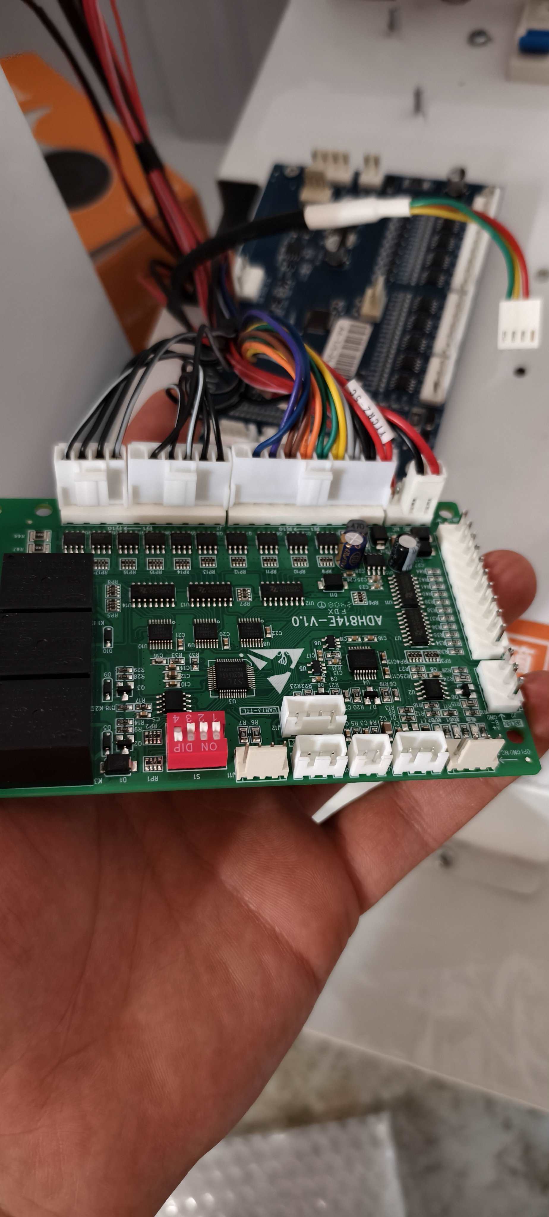 无人售货机维修过户自动售货机配件大全，无人售货机改系统过户