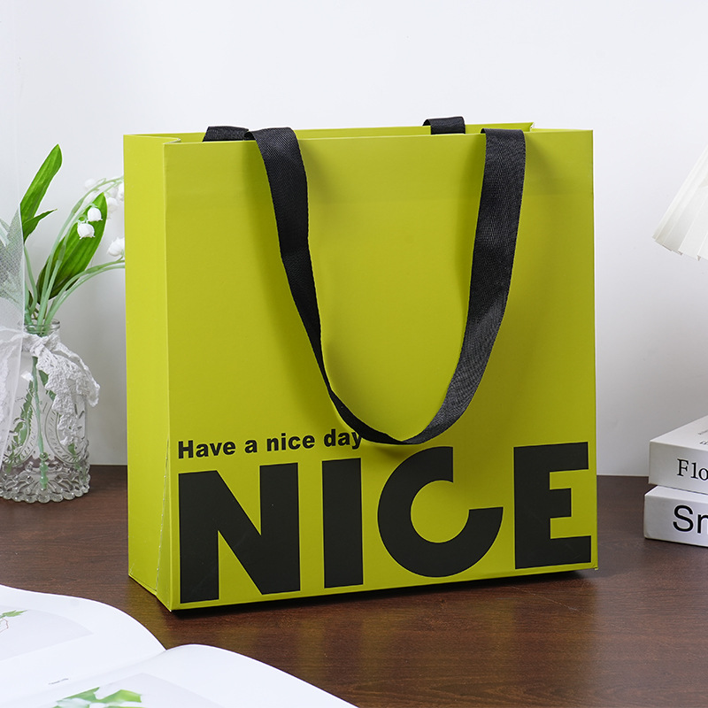Bolsas de papel kraft sin cintura bolsas de mano logotipo ropa bolsas de regalo bolsas de papel bolsas de regalo bolsas de compras personalizadas