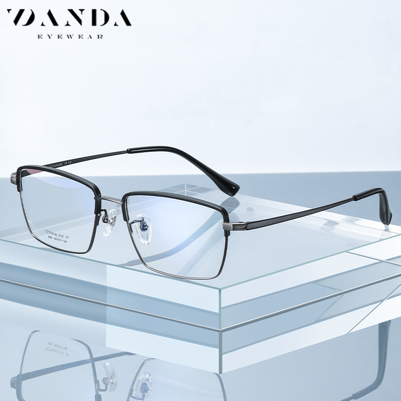 Fábrica al por mayor gafas de titanio puro marco de los hombres marco cuadrado gafas de negocios marco YJ2031 de dos colores chapado IP miopía gafas marco