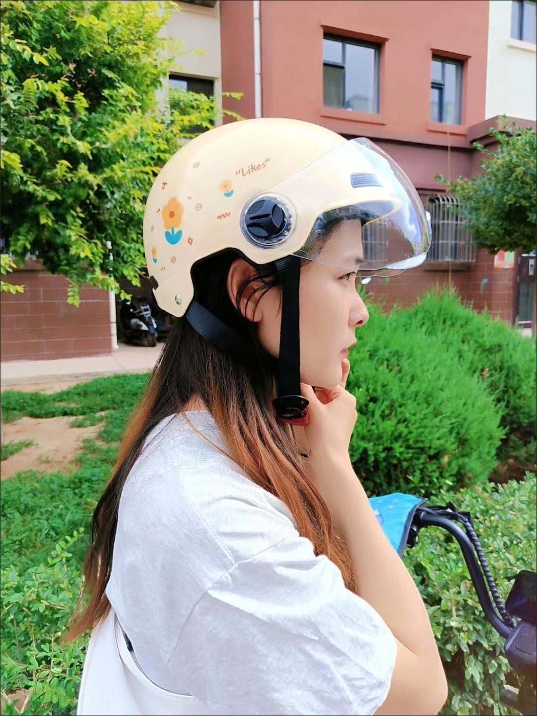 Newly certified national standard cute, sun-protective, lightweight electric vehicle and motorcycle helmet, suitable for both men and women, universal for all seasons