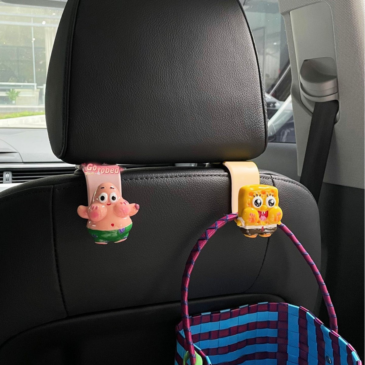 SpongeBob SquarePants Pai Daxing Creative Car Gancho para asiento trasero Decoración de almacenamiento del respaldo de la silla trasera Gancho pequeño Gancho lindo