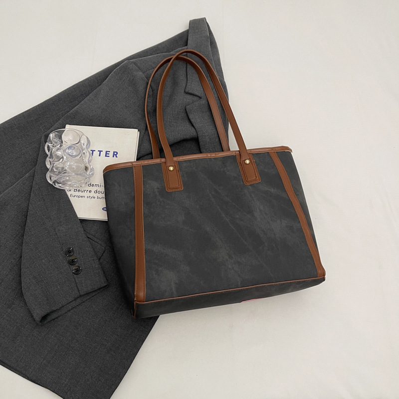 Alta sensación de bolso de mano de gran capacidad para mujeres otoño / invierno 2024 nuevo estilo retro moda tote bolso de hombro