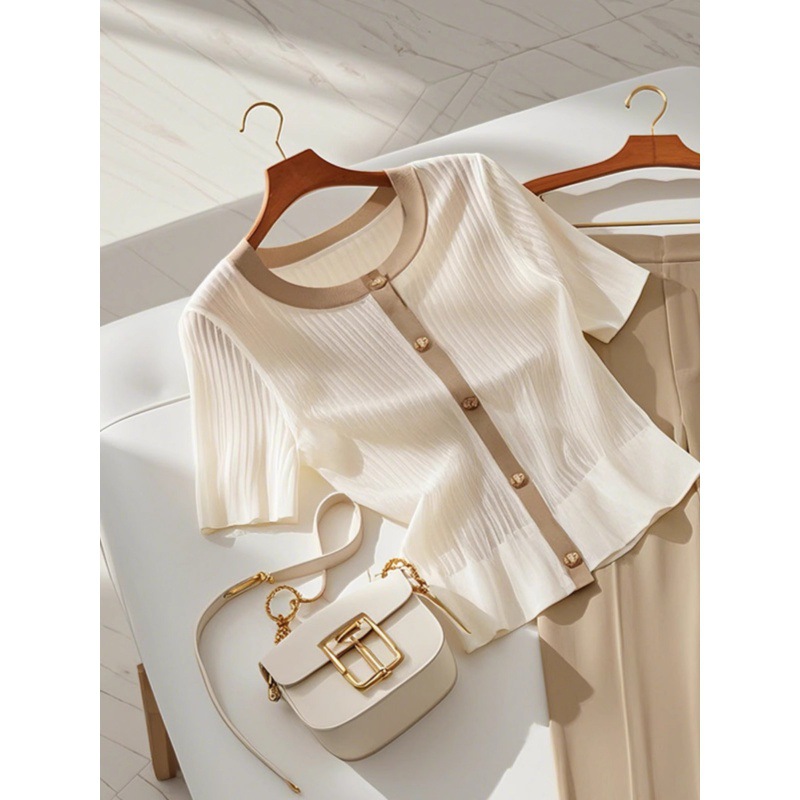 작은 향기로운 탑