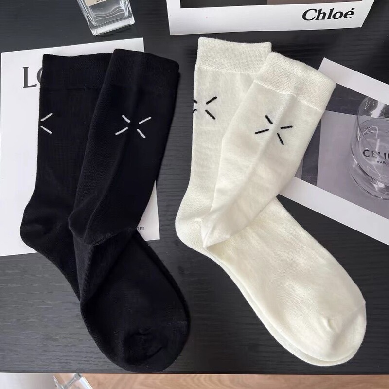Trendy Black and White Socks for Women, Mid-Calf Socks, Japanese Style, Simple, Niche, Versatile Long Socks, Ins-Style Women's Socks