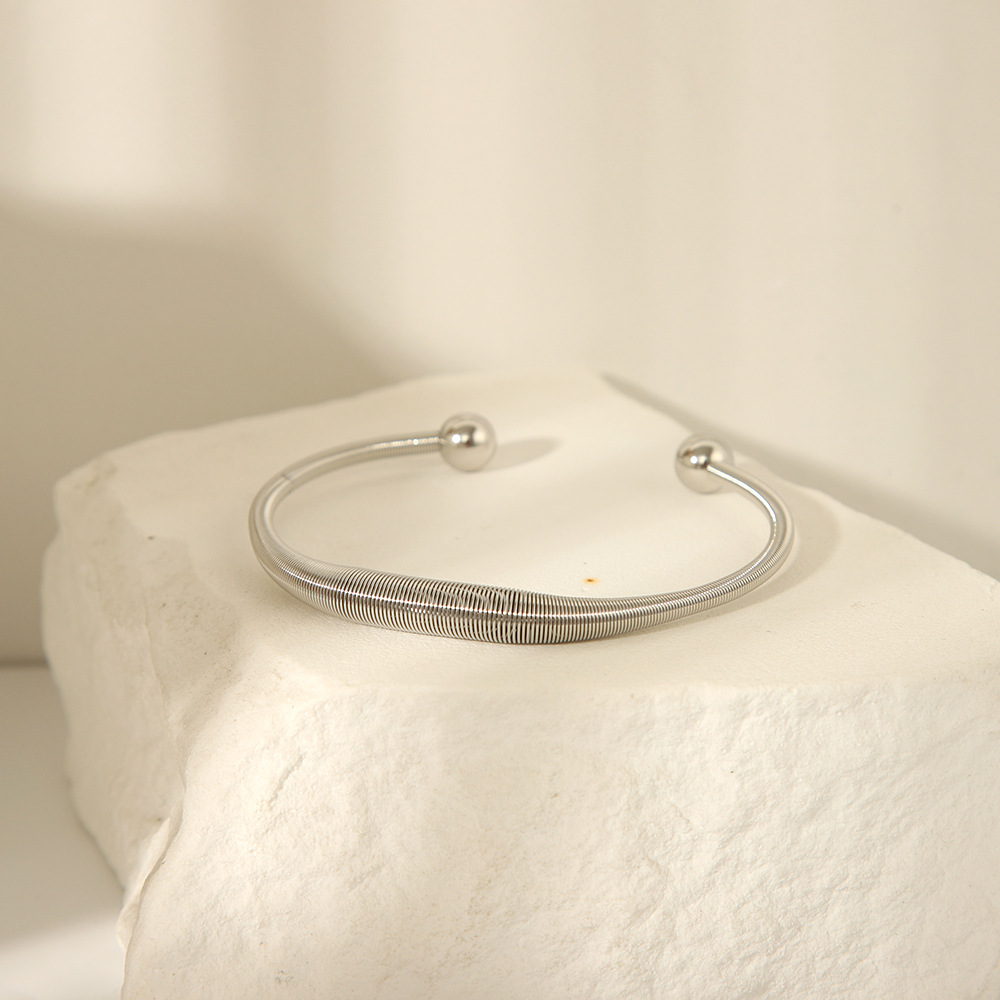 Estilo bohemio acero inoxidable joyería creativa resorte elástico personalidad hip-hop apertura pulsera ajustable pulsera