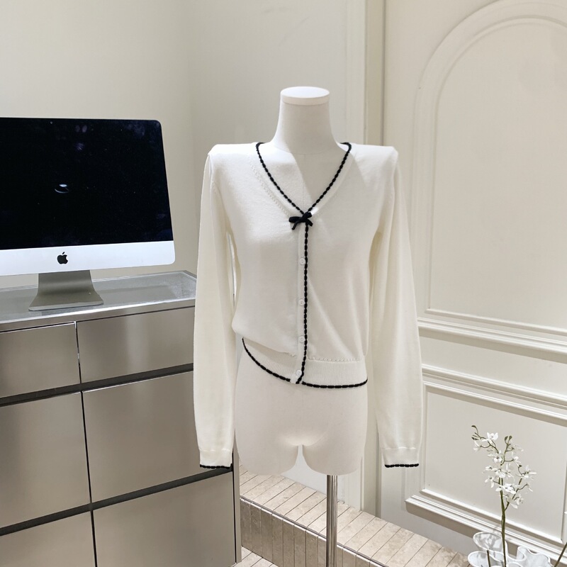 2026 real shot of the new spring/summer off-white V-neck lace knitted cardigan pullover long-sleeve top