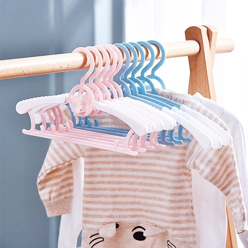Children's multifunctional cartoon folding clothes hanger baby retractable non-slip clothes hanger windproof and traceless clothespin