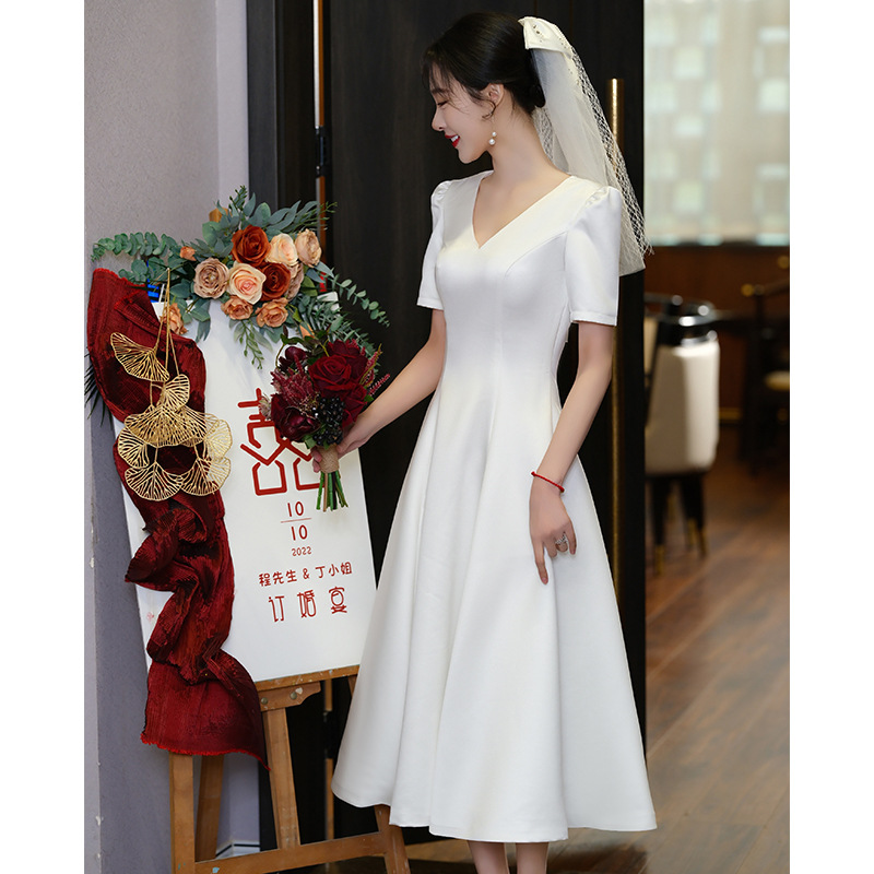 高级感缎面轻婚纱小礼服夏季新款新娘轻纱订婚领证登记连衣裙日常