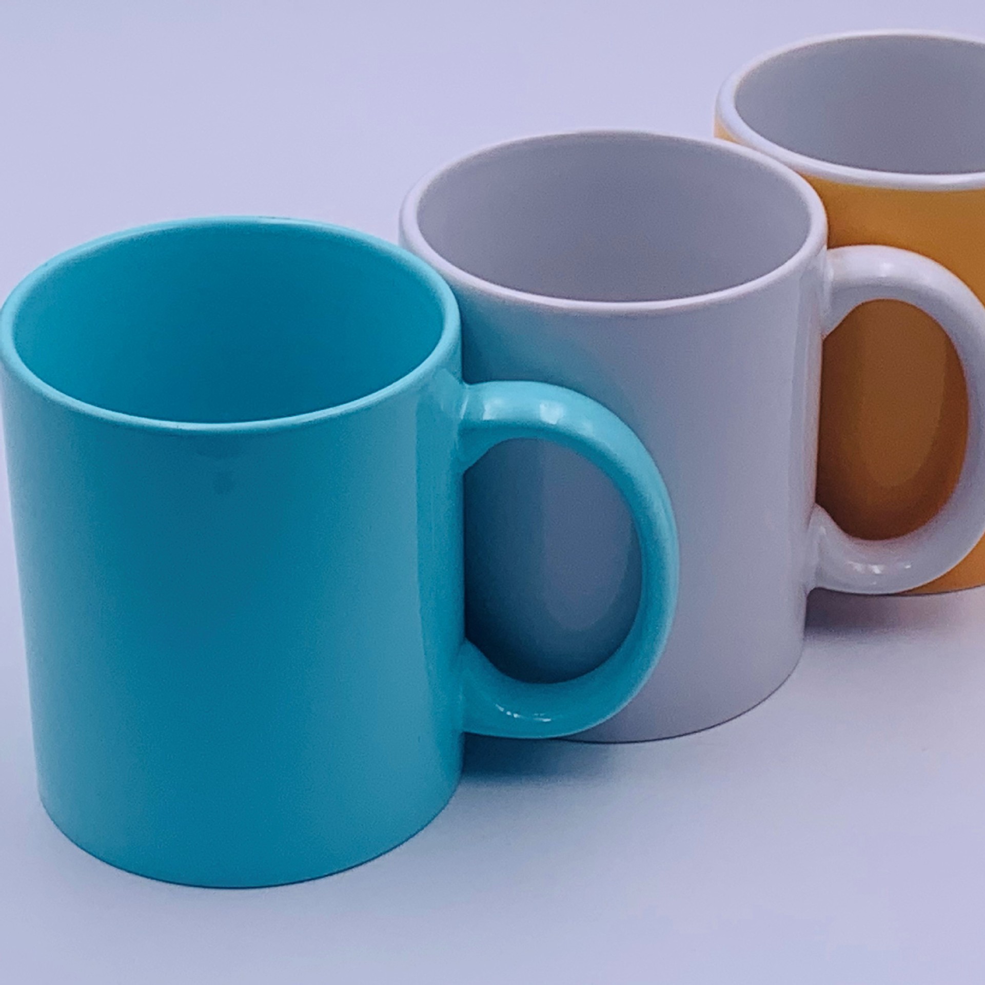 Tazas de cerámica creativas japonesas en el viento de Navidad parejas de oficina regalo taza de café de comercio exterior taza de esmalte de color