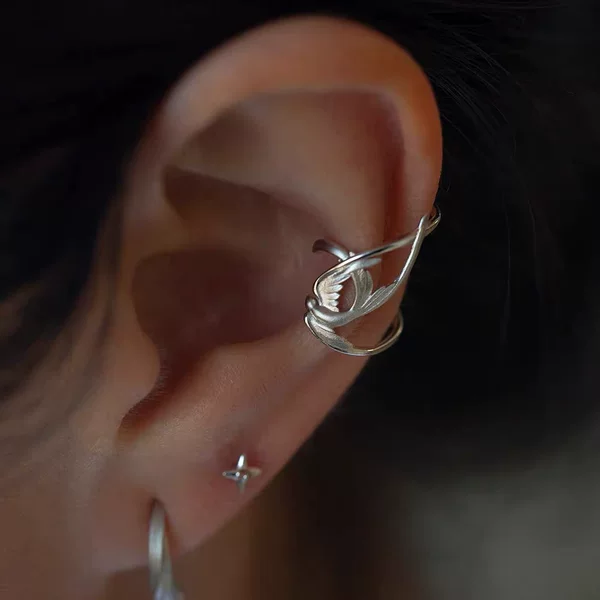 New Chinese-Style Single Swallow Ear Cuff for Women Without Pierced Ears, Exquisite Single Ear Clip, Fashionable and High-End Elegant Ear Accessory