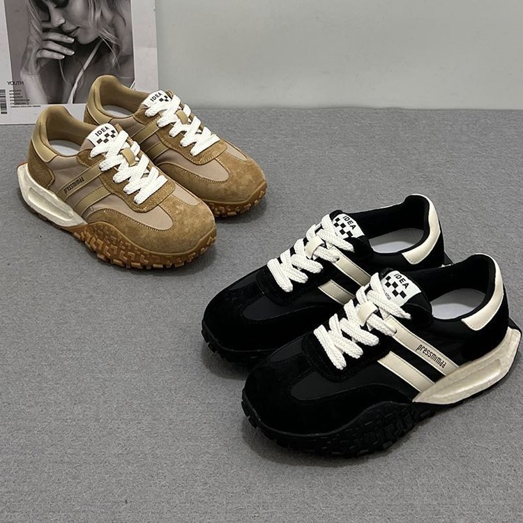 Explosiones de zapatos de pie pequeños para mujeres 2024 otoño nuevo explosión de zapatos de suela gruesa zapatos deportivos ligeros zapatos de entrenamiento de mujer