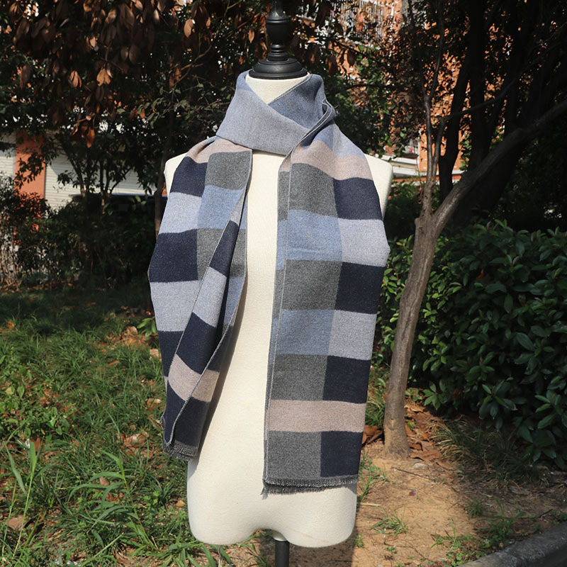 Cachecol de jacquard xadrez com franjas para homem_voghion.com