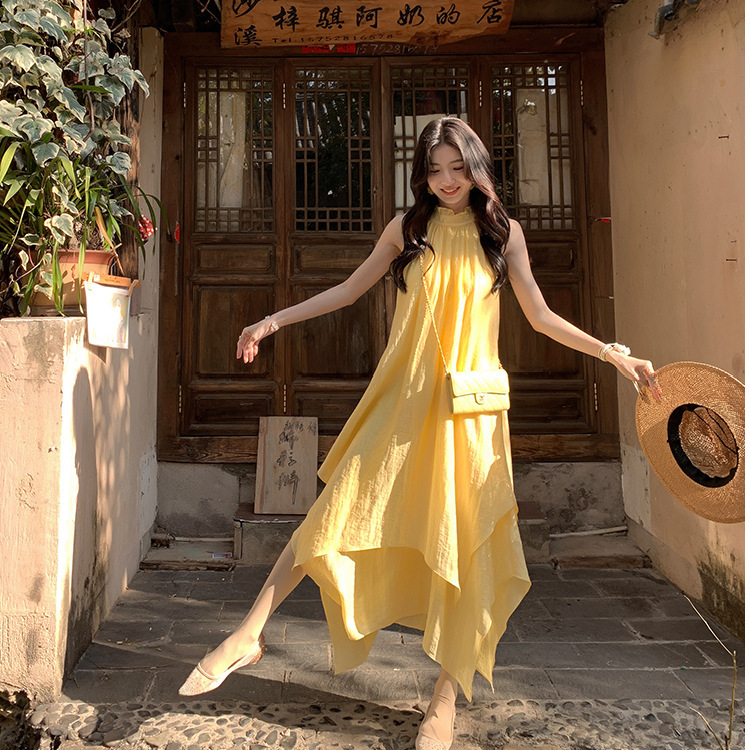 French Resort Style Yellow Halterneck Dress for Women 2025 Summer Slimming Look Off-Shoulder Layered Long Skirt