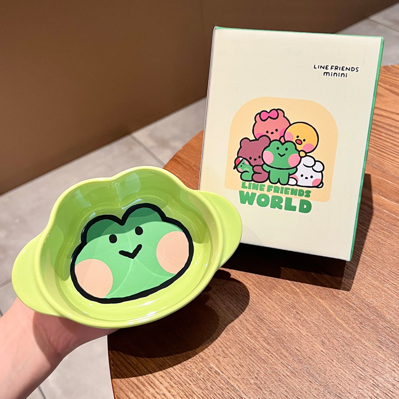 可愛くて見栄えの良いヒグマの陶器製丼、特に美しい丼、お子様や赤ちゃんがご飯を食べるための特別な丼と食器です。|undefined