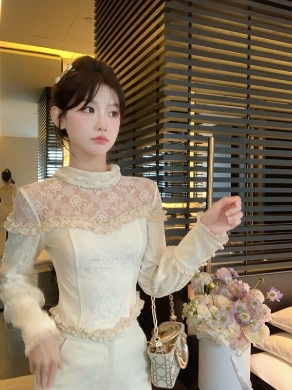 A Delicate Hollow Lace Base Layer with a Pile Collar and a Velvet Top in Apricot Color with a Tag