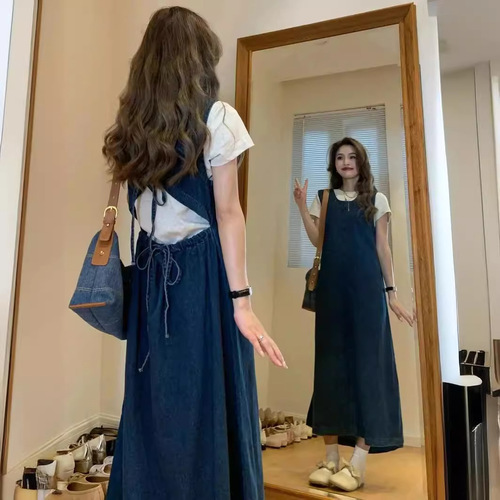 Retro sleeveless V-neck denim dress with lace-up back, long skirt, white short-sleeve T-shirt set for women