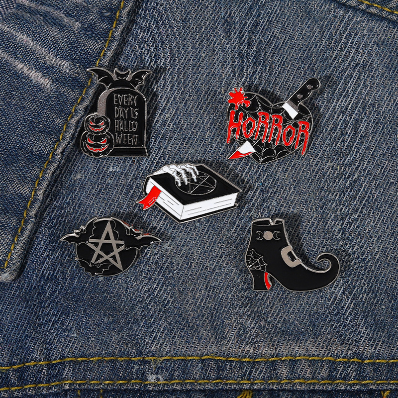 Alloy Material Halloween Festival Funny Pin Geometric Letter Alloy Plating Unisex Brooches