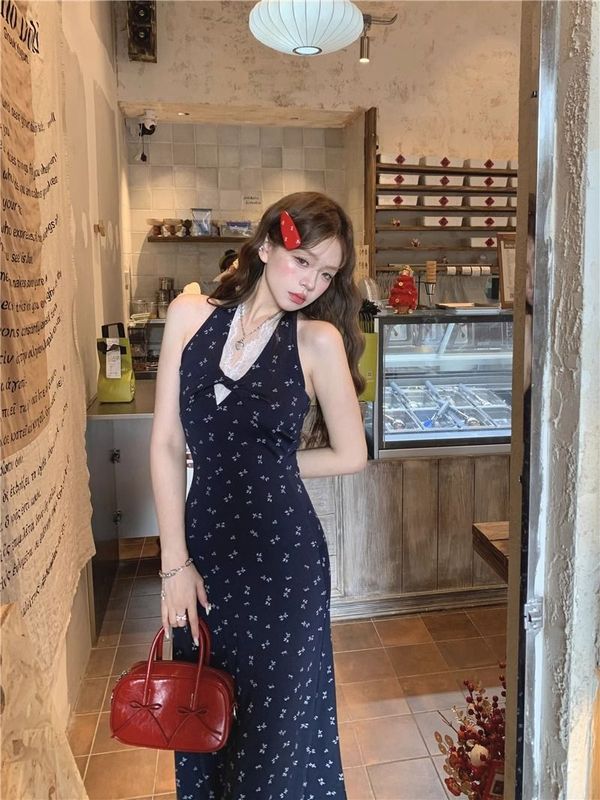 ネイビーブルーのVネック花柄ホルターネックドレス、女性用夏の休暇スタイルホットガールウエストAラインスリムノースリーブベストドレス|undefined