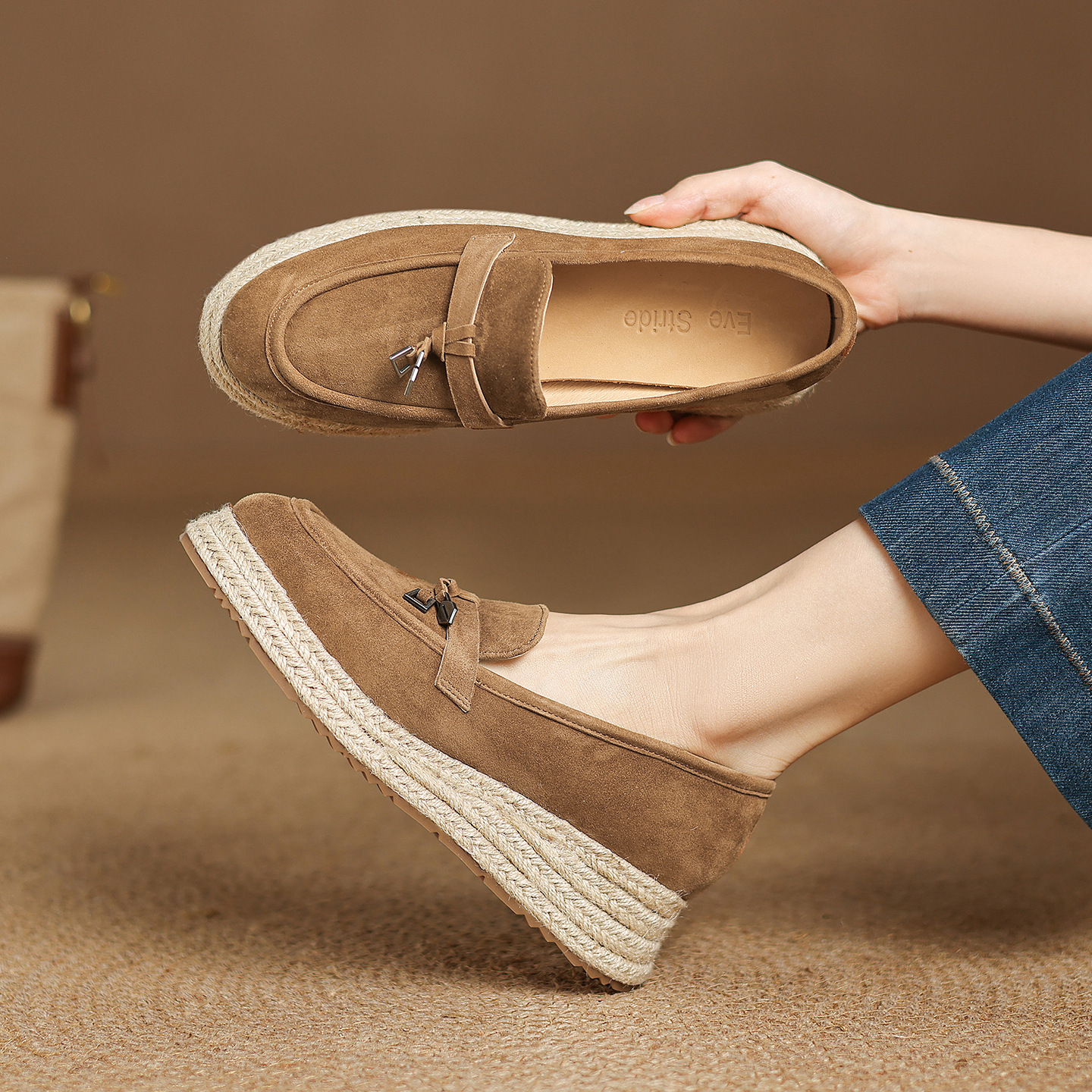Giày lười nữ đế dệt cỏ mũi vuông phong cách vintage đế dày — màu nâu