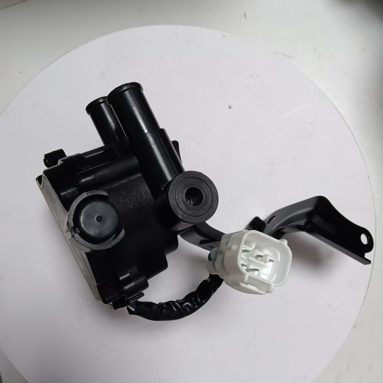 Suitable for Toyota Prius Cooling Electronic Water Valve 16670-21010 Submersible Pump