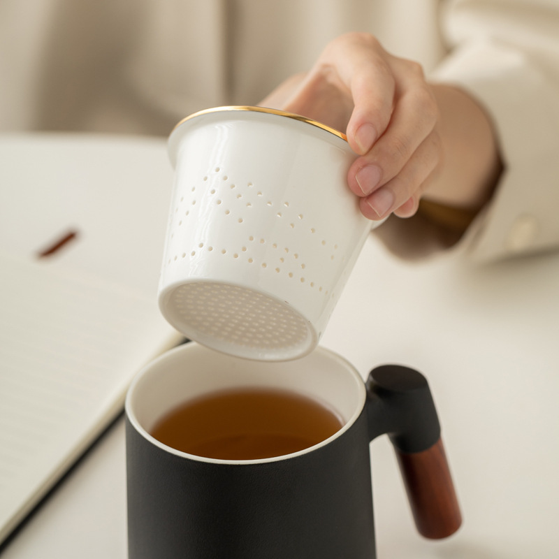 Reunión anual de la compañía de tazas de agua de oficina Guochao para enviar regalos comerciales de mano regalos publicitarios de logotipo grabados