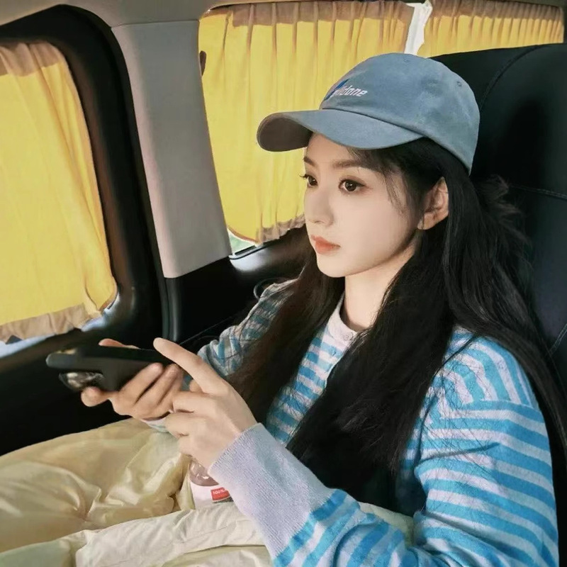 In-Stock High Version Tian Xi Wei Same Style Korean Designer Trendy Brand Sweet Striped Knit Cardigan for Women