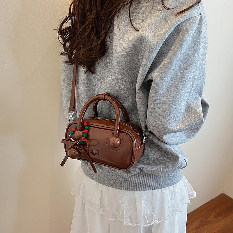 Bolsa de almohada portátil de alta moda versátil para mujeres 2025 nuevo estilo extranjero simple ocio de hombro pequeño bolso de hombro