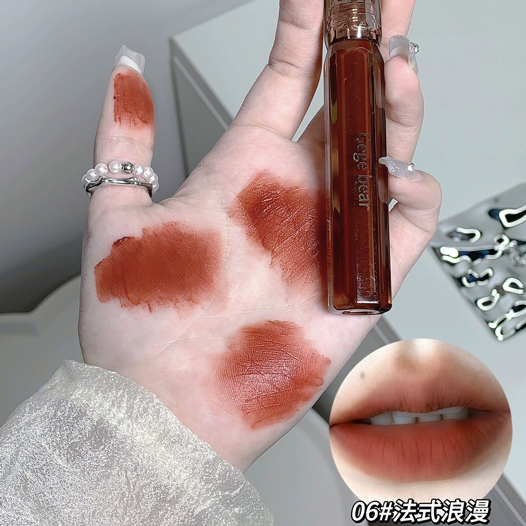 Матовый блеск для губ Velvet Lip Glaze (Gege Bear) жирная мото-матовая, длительное действие 2.5 г, стойкие оттенки