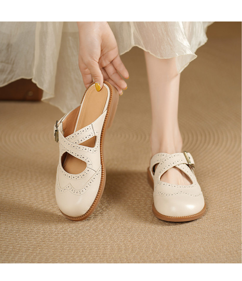 Dép sandal nữ da bò mũi trùm đế bằng, quai chéo chạm trổ cổ điển — đen chi tiết 8