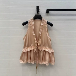 深圳南油26春夏款减龄少女风蕾丝木耳花边V领系带收腰无袖小上衣