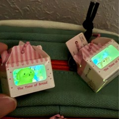 クリエイティブな漫画の動物の発光装飾品、学生バッグ、パーソナライズされた小さな家のペンダント、人形のマシン、小さなギフトの外観