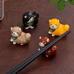 日本式の雑貨の創意的な贈り物の陶磁器の箸棚の花は柴犬の犬をかわいがります。
