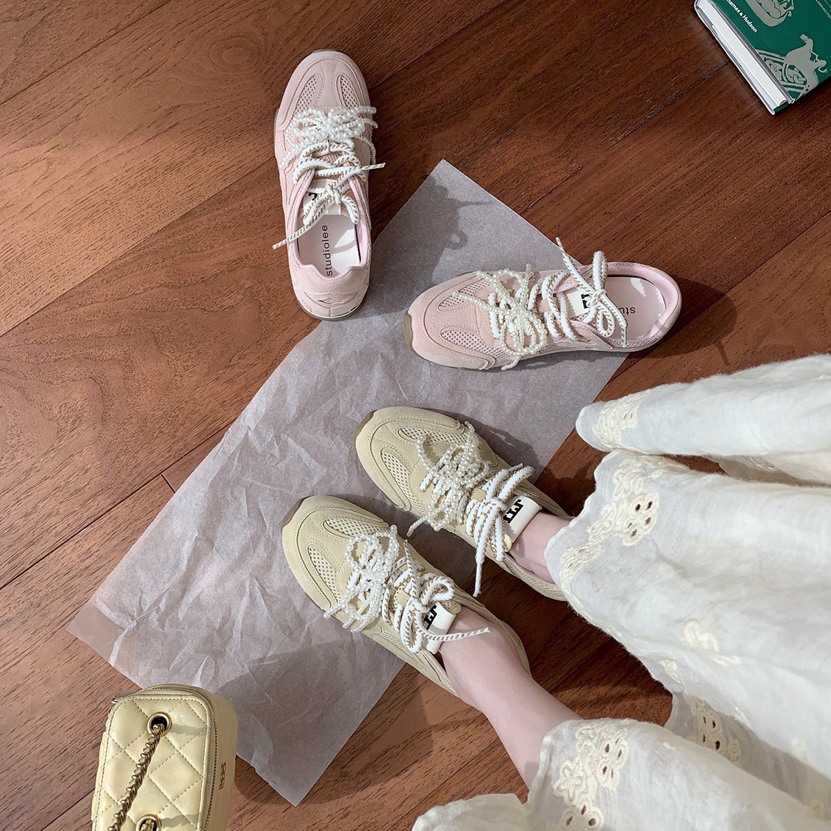 Versión de piel de vaca de la uva madre con la sensación de la chica de perlas zapatos casuales de ballet zapatos de entrenamiento moral zapatos deportivos casuales de mujer