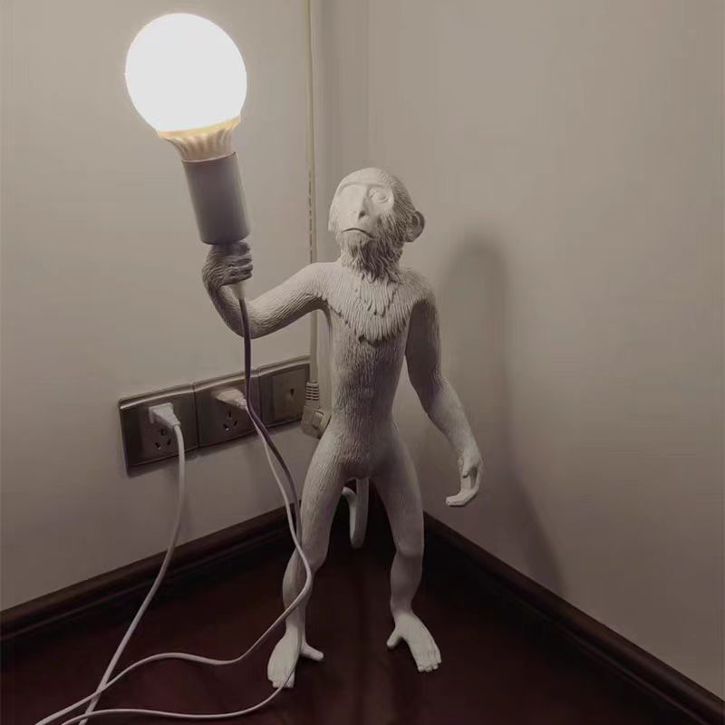 Nuevo producto resina nórdica luz nocturna música restaurante bar barbacoa lámpara decorativa animal mono lámpara de mesa lámpara de pie