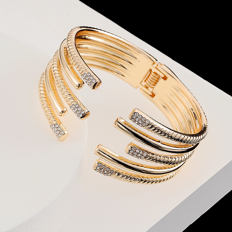 新款合金手镯个性潮流高档镶钻爪形对称金属ins手饰欧美跨境饰品