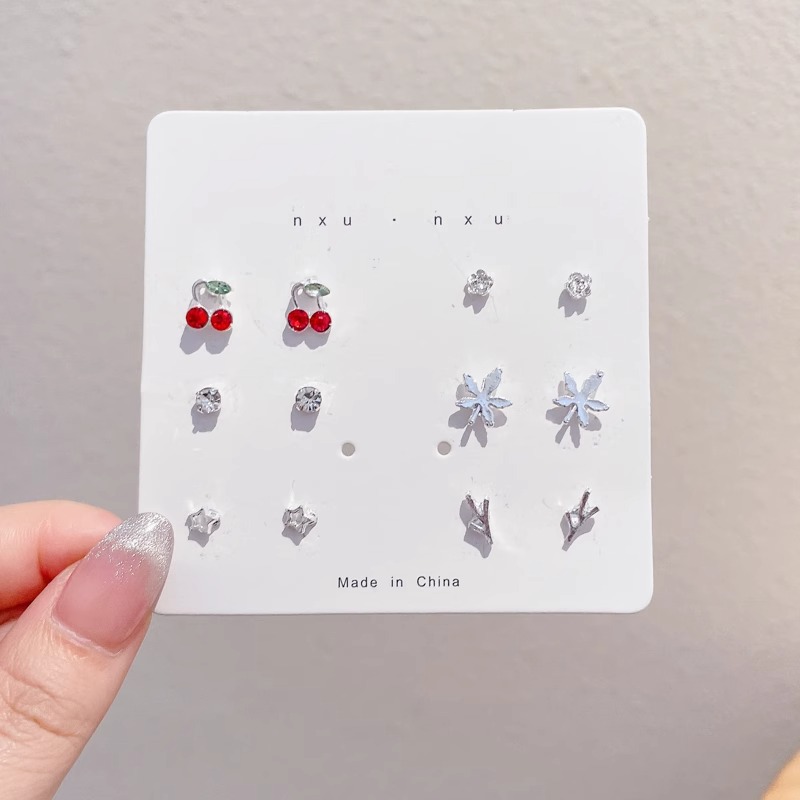 Pendientes de aro lisos para mujer, lujo ligero, pendientes de alta gama, pendientes populares, aretes de diseño exclusivo, aretes de otoño e invierno al por mayor