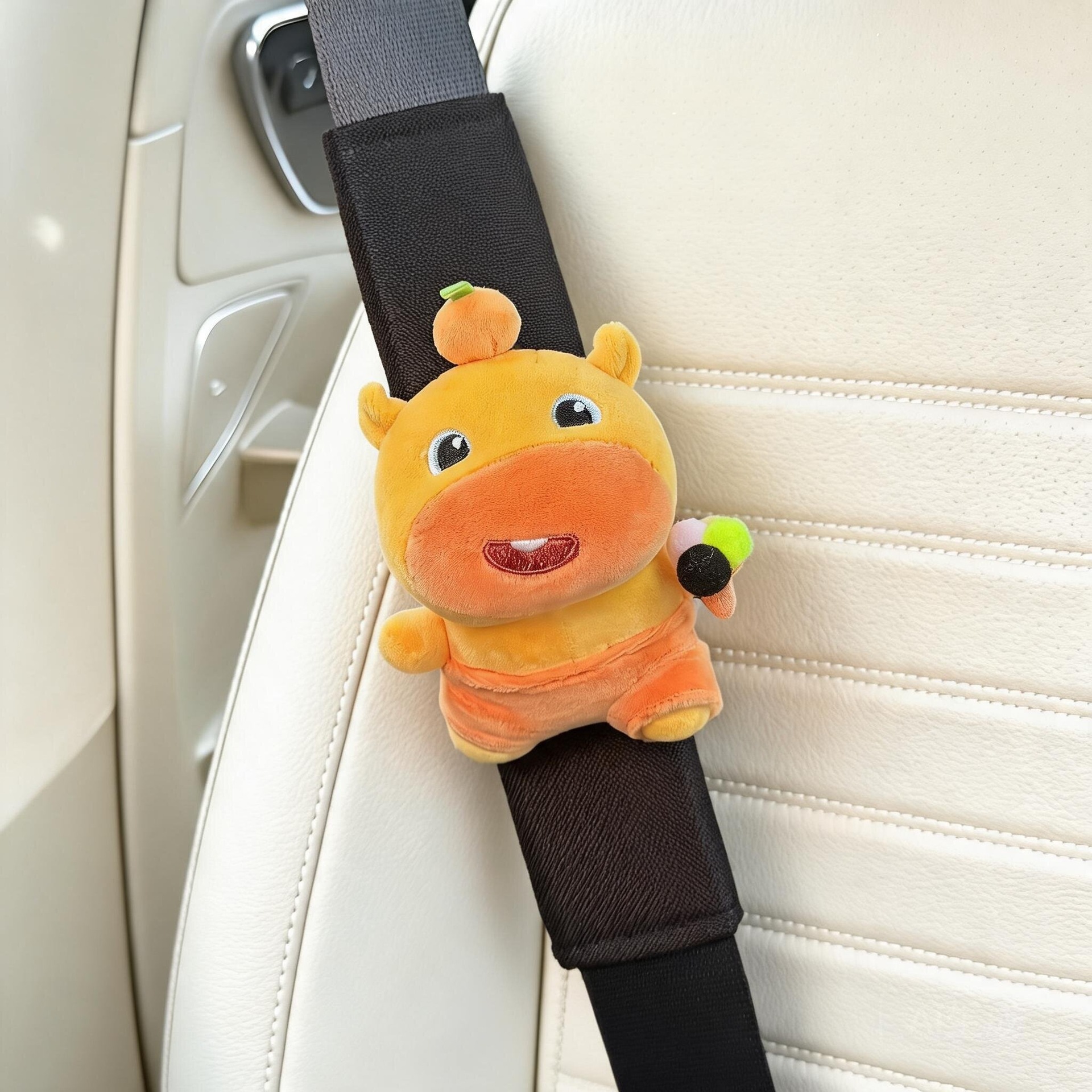 Capybara Lulu Car Seatbelt Shoulder Pads, Car Seatbelt Decoration, Anti-Wear Clothing, Cute Couple Set