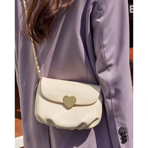 2024 new summer white bag for women, simple and versatile one-shoulder crossbody cloud bag, chain small square bag, saddle bag