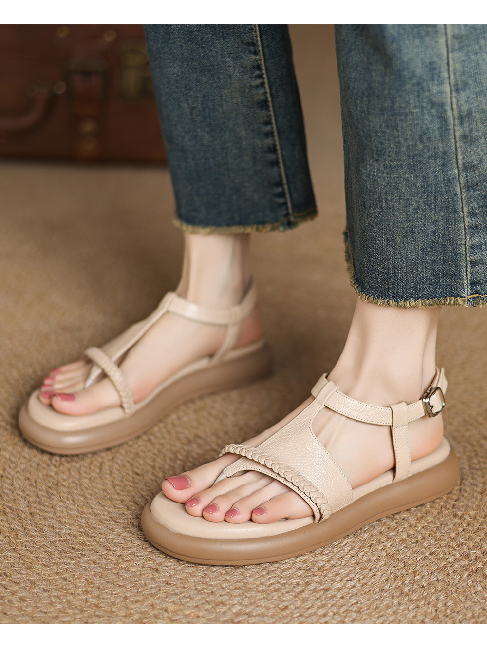 Sandal nữ quai chữ V đế bệt phong cách đi biển — màu trắng ngà chi tiết 10