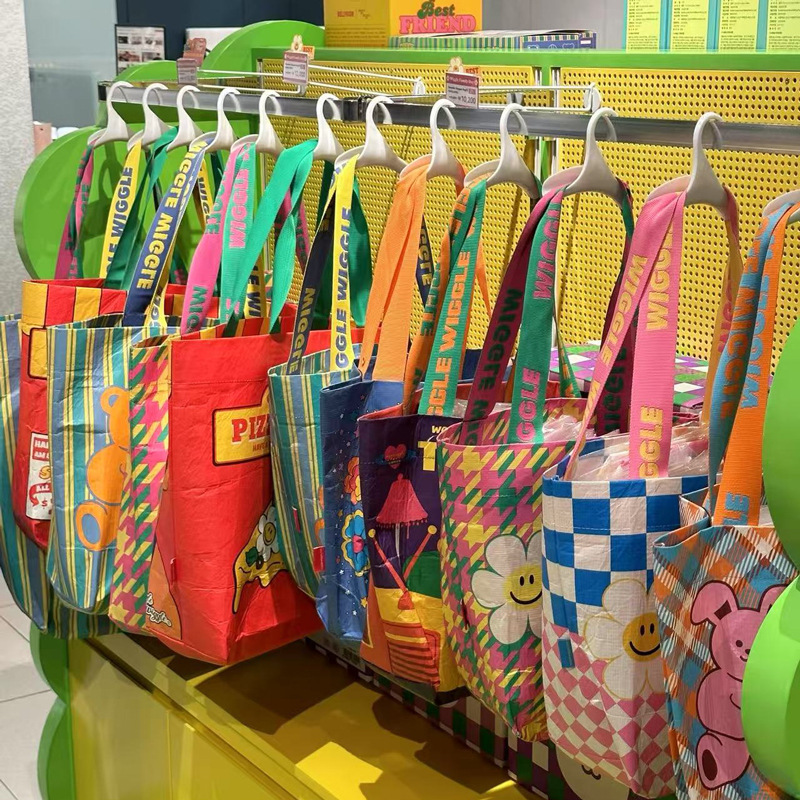 100% Recycled Material Smiley Flower Bag Coke Bottle Plastic Bottle Reusable Rpet Lixin Cloth Laminated Bag 100% Recycled Material Smiley Flower Bag Coke Bottle Plastic Bottle Reusable Rpet Lixin Cloth Laminated Bag