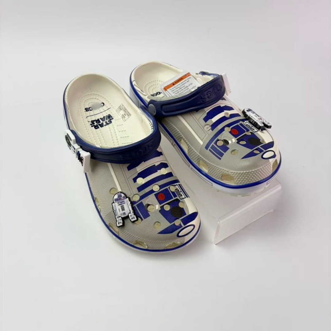 Nuevos zapatos Dongdong conjuntos de héroes y robots de animación de dibujos animados de playa de sandallas al aire libre image 4