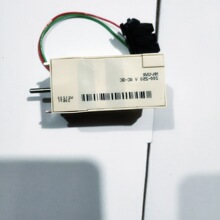 ʩ�͵� MN/UVR 200-250VAC/DC 33671