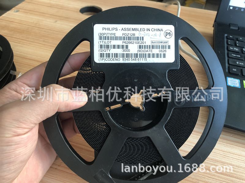 PDZ12B 12V 贴片稳压二极管 精度2% 丝印ZH 封装SOD-323 400MW 现