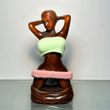 旧藏黄杨木雕仿古木质美女人物摆件跪姿人体艺术抱头美女实木工艺