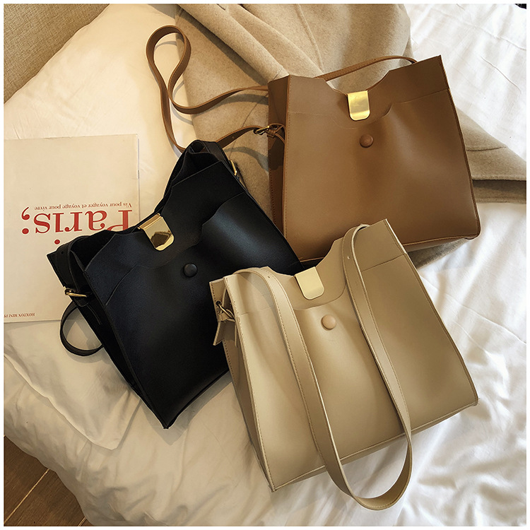Factory Direct Sales 2022 New Trendy Brand Foreign Style Net Red Women's Bag Fashionable Temperament One Shoulder Messenger Lock Buckle All-match Women's Bag