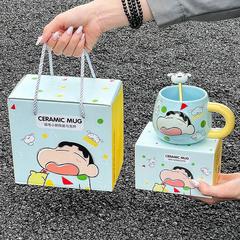 クレヨンしんちゃんコップ女性可爱いオフィスコーヒーマグカップ诞生日プレゼントセラミックカップスプーン付き高颜値